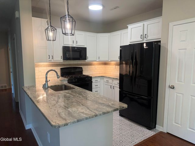 23 Stacey Court, Colonie, NY 12047