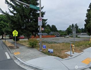 250 Park Avenue N, Renton, WA 98057