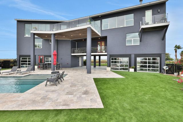 12000 Sportsman Road, Galveston, TX 77554