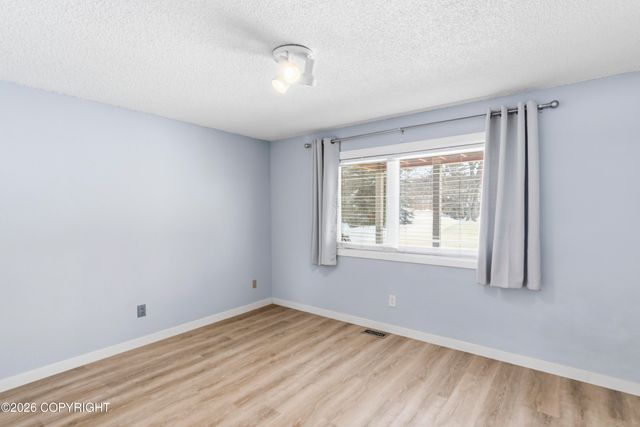 6731 Baby Bear Drive, Anchorage, AK 99507