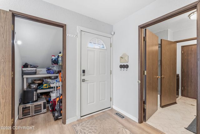 6731 Baby Bear Drive, Anchorage, AK 99507