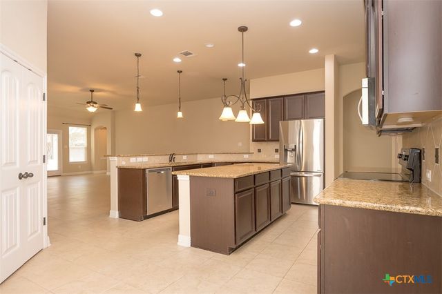 811 Cathedral Court, Harker Heights, TX 76548