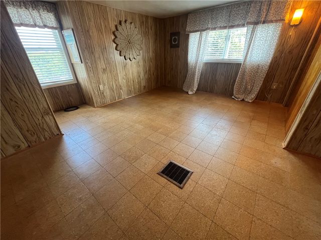 2520 Mohawk Drive, White Oak, PA 15131