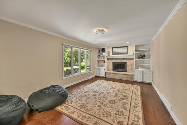 21400 Lancelot DRIVE, Brookfield, WI 53045