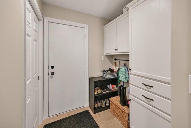 21400 Lancelot DRIVE, Brookfield, WI 53045