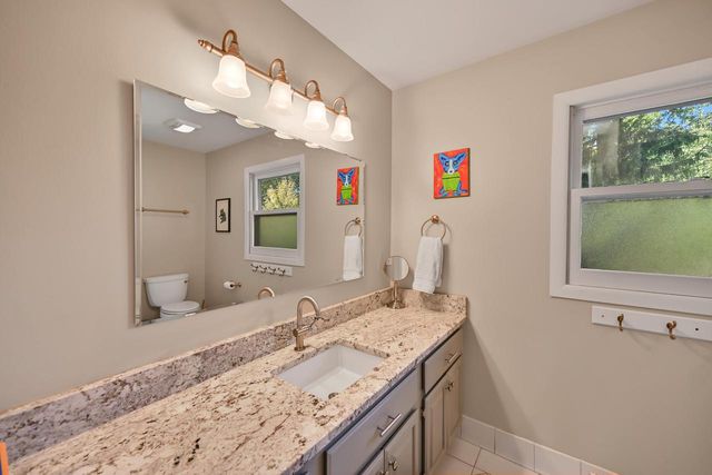 21400 Lancelot DRIVE, Brookfield, WI 53045