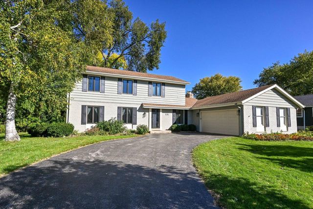 21400 Lancelot DRIVE, Brookfield, WI 53045