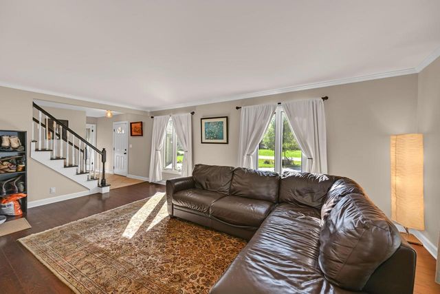 21400 Lancelot DRIVE, Brookfield, WI 53045