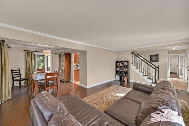 21400 Lancelot DRIVE, Brookfield, WI 53045