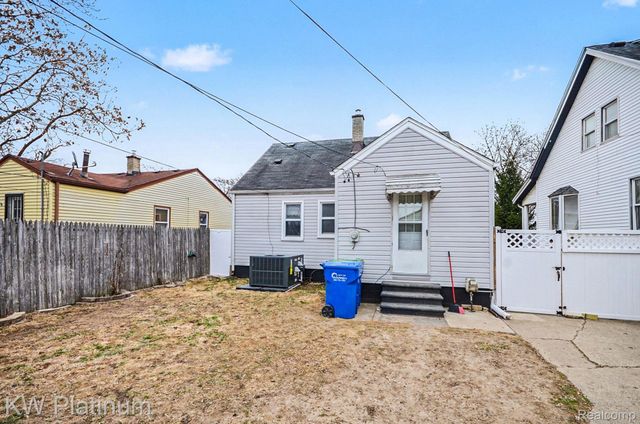 14027 HOBART Avenue, Warren, MI 48089