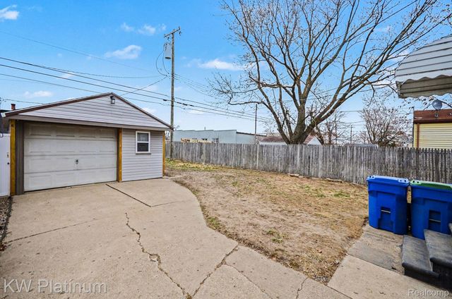 14027 HOBART Avenue, Warren, MI 48089