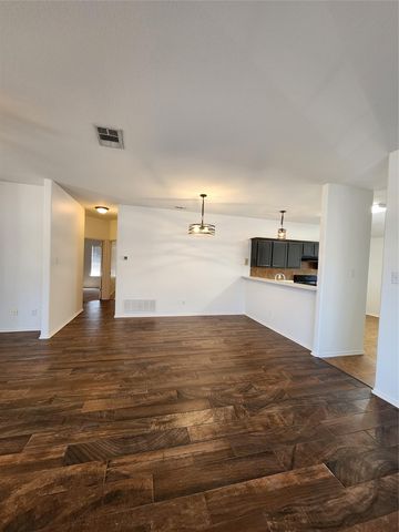 504 Texas Ave, Round Rock, TX 78664