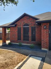 504 Texas Ave, Round Rock, TX 78664