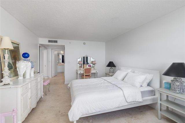 6917 Collins Ave 715, Miami Beach, FL 33141