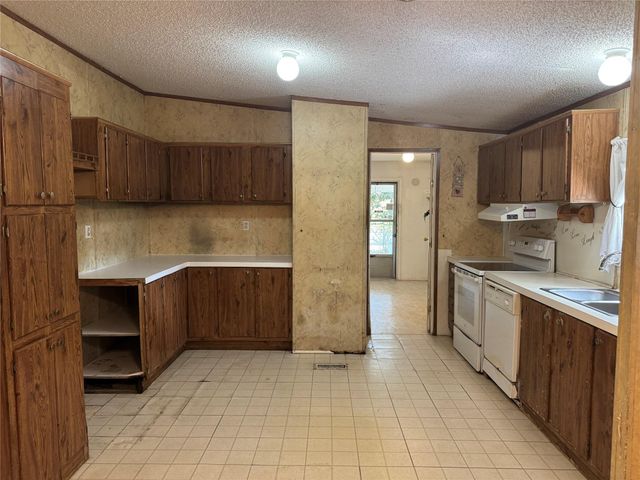 31 County Road 3794a, Cleveland, TX 77328