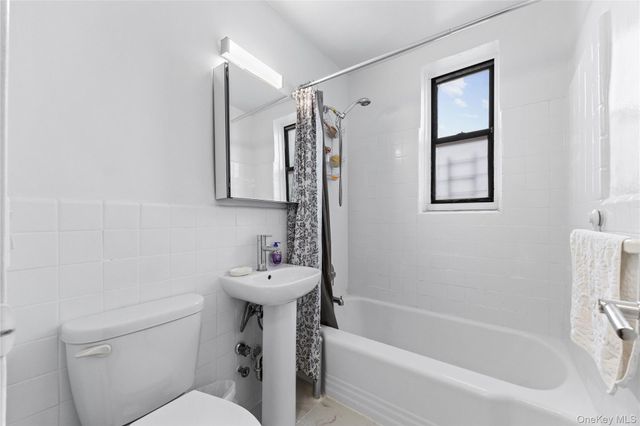 2830 Briggs Avenue 4C, Bronx, NY 10458