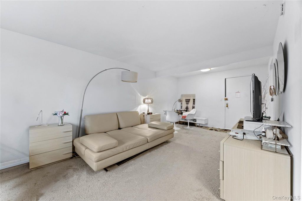 2830 Briggs Avenue 4C, Bronx, NY 10458