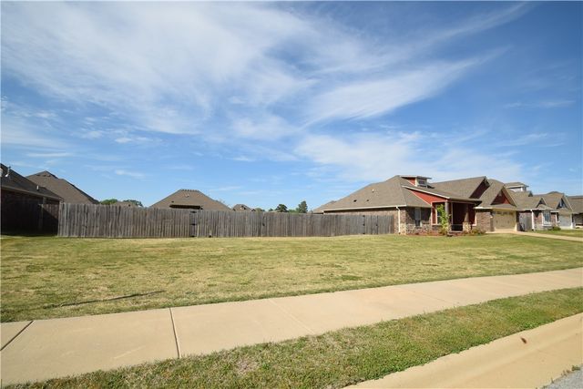 1604 Higgins Street, Pea Ridge, AR 72751