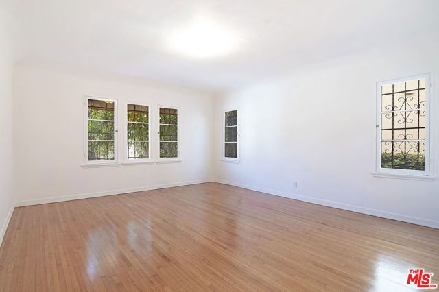 1040 S Alfred Street, Los Angeles, CA 90035