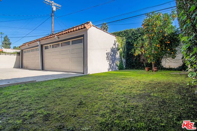 1040 S Alfred Street, Los Angeles, CA 90035