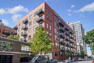 525 W Superior Street 224, Chicago, IL 60654