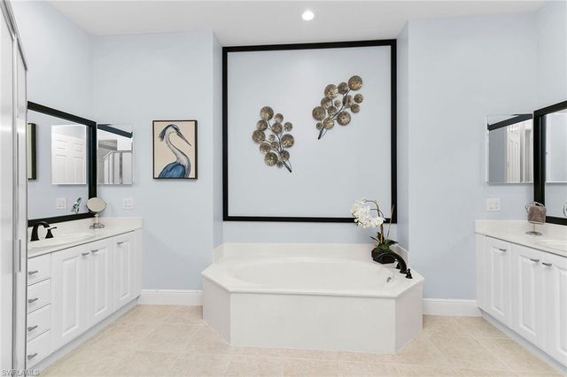 9219 Corfu CT 202, Naples, FL 34114