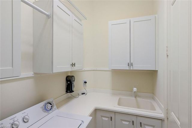 9219 Corfu CT 202, Naples, FL 34114