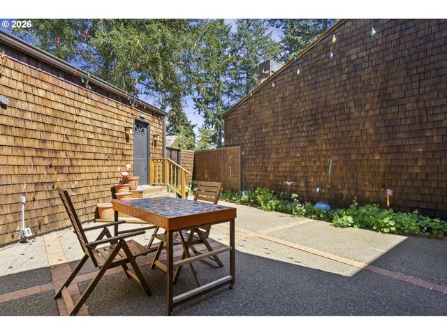 14 PREAKNESS Ct, Lake Oswego, OR 97035
