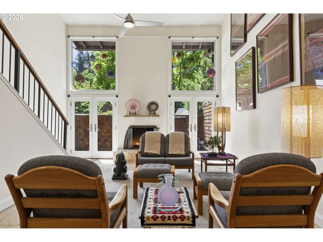 14 PREAKNESS Ct, Lake Oswego, OR 97035