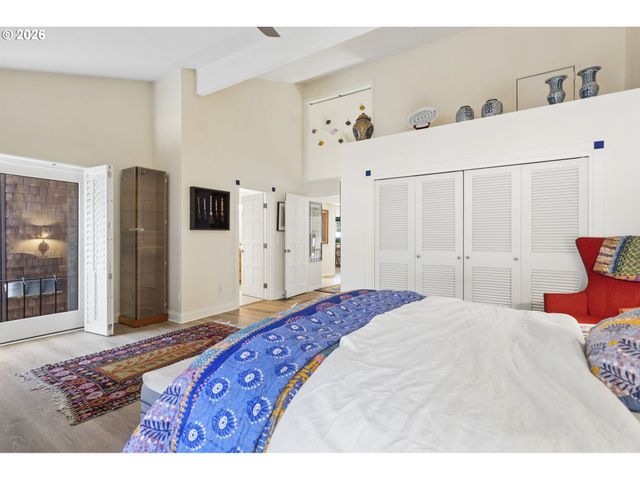 14 PREAKNESS Ct, Lake Oswego, OR 97035