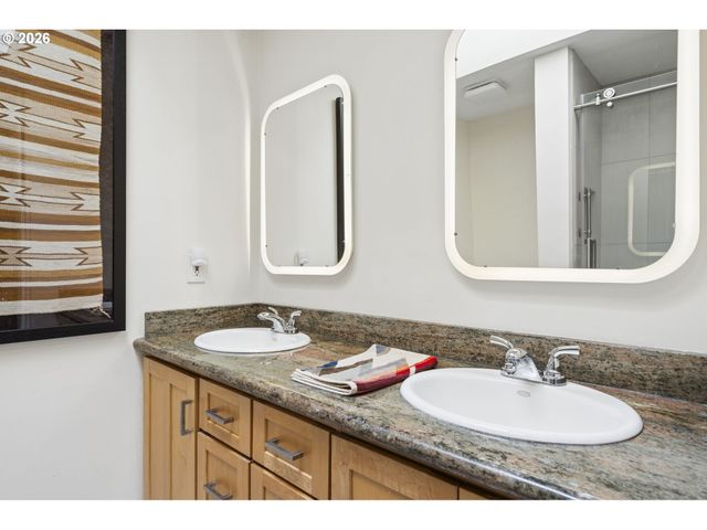 14 PREAKNESS Ct, Lake Oswego, OR 97035
