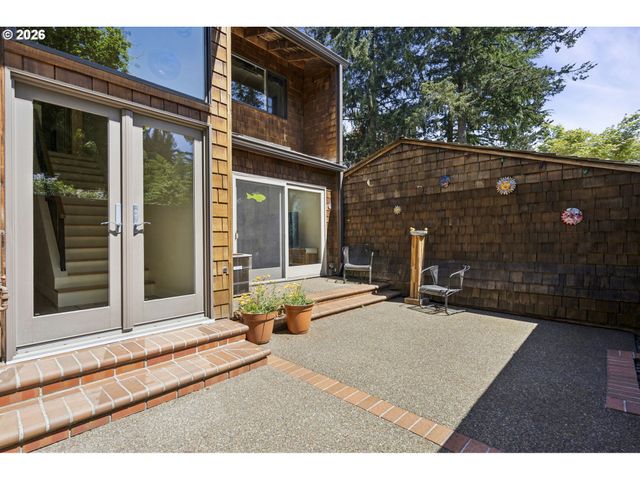 14 PREAKNESS Ct, Lake Oswego, OR 97035