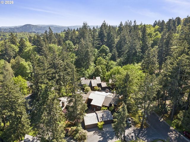 14 PREAKNESS Ct, Lake Oswego, OR 97035