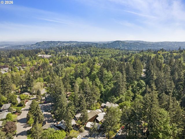 14 PREAKNESS Ct, Lake Oswego, OR 97035