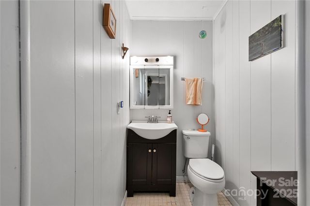 536 Long Shoals Road, Arden, NC 28704