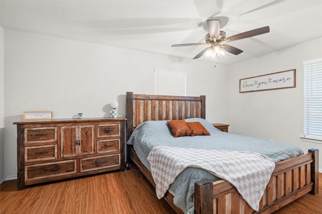 1517 Willow Wood Drive, Azle, TX 76020