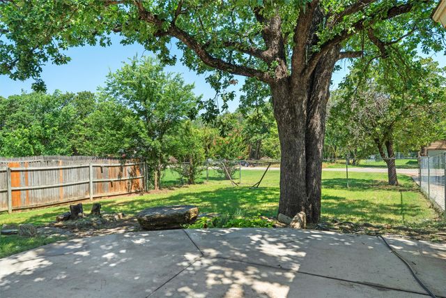 1517 Willow Wood Drive, Azle, TX 76020
