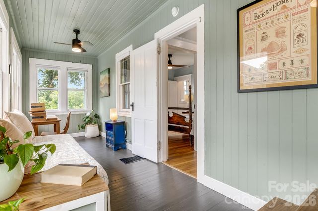 9 Houston Street, Asheville, NC 28801