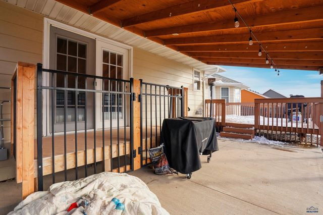 10161 VENTURA LN, Summerset, SD 57718