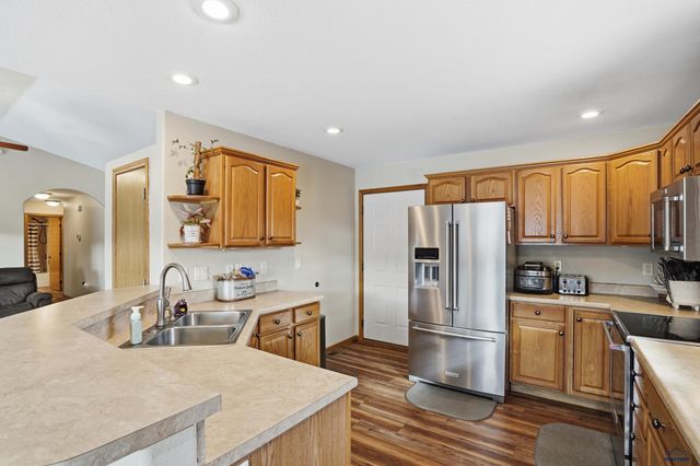 10161 VENTURA LN, Summerset, SD 57718