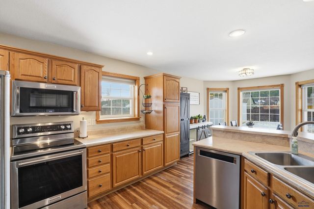 10161 VENTURA LN, Summerset, SD 57718