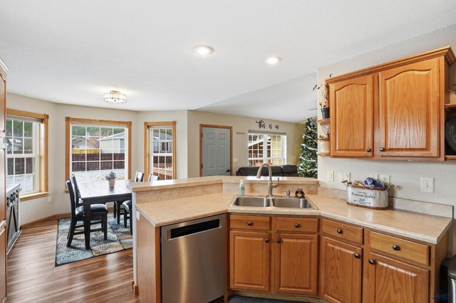 10161 VENTURA LN, Summerset, SD 57718