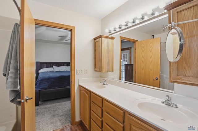 10161 VENTURA LN, Summerset, SD 57718