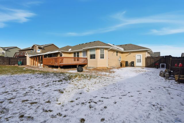 10161 VENTURA LN, Summerset, SD 57718
