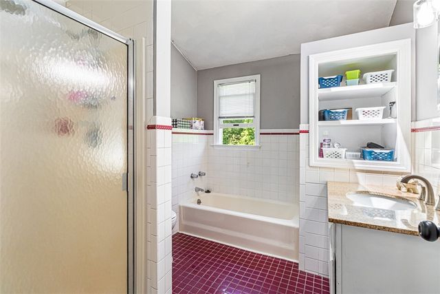 41 dexter rock Road, Lincoln, RI 02865