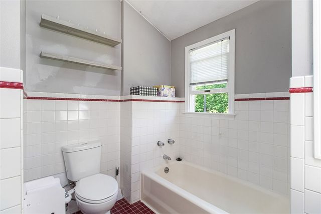 41 dexter rock Road, Lincoln, RI 02865