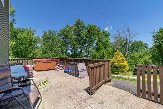 41 dexter rock Road, Lincoln, RI 02865
