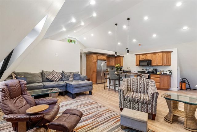 41 dexter rock Road, Lincoln, RI 02865