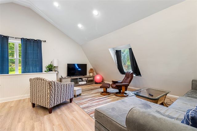 41 dexter rock Road, Lincoln, RI 02865