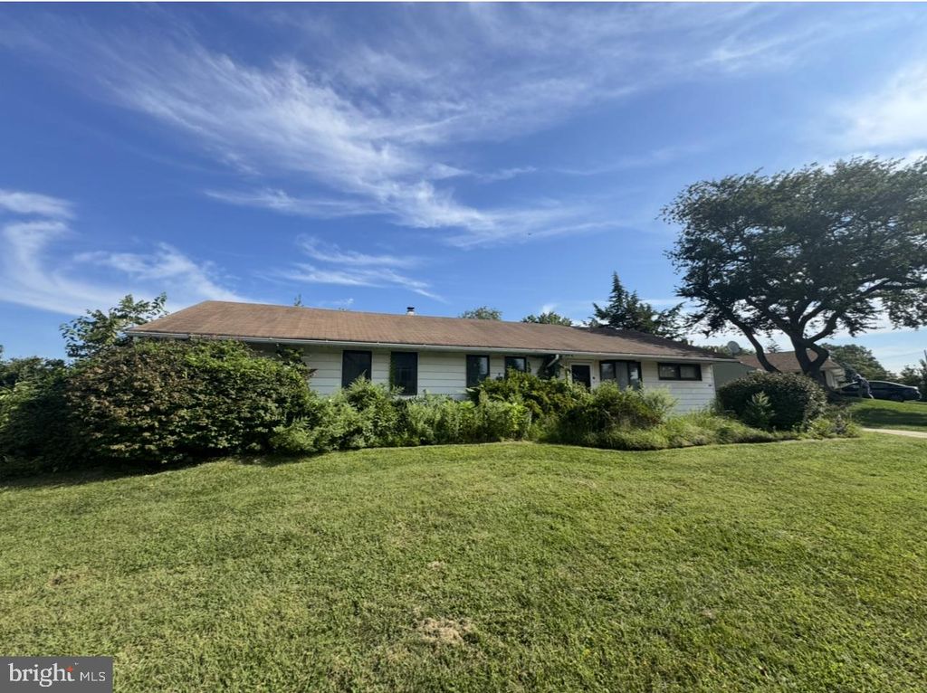200 ALLENDALE DR, MORRISVILLE, PA 19067 — exterior
